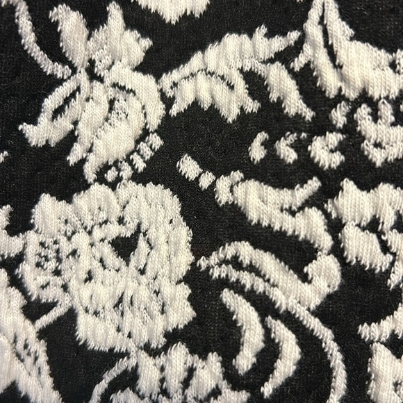 Promod Monochrome Floral Blouse - Picture 6 of 11